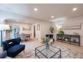 Photo #4: 565765911 Listing 