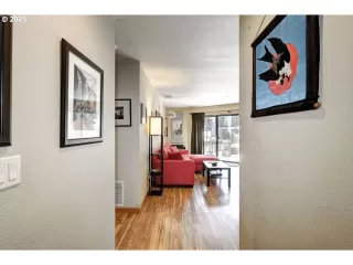 Photo #2: 566065194 Listing