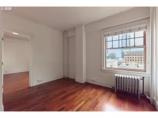 Photo #5: 566451753 Listing 