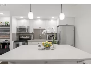 Photo #1: 566629418 Listing