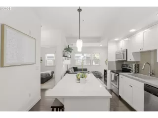 Photo #2: 566629418 Listing