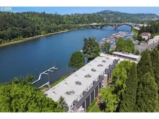 More Details about MLS # 566658323 : 790 SE WEBBER ST 312