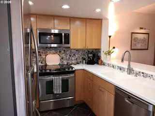 Photo #5: 566688082 Listing 