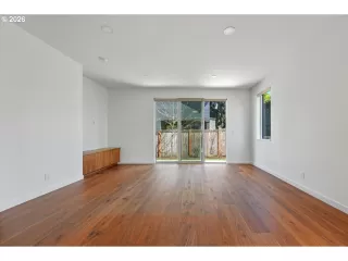 Photo #2: 566771411 Listing