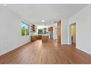 Photo #3: 566771411 Listing