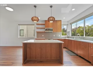 Photo #5: 566771411 Listing