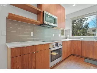 Photo #6: 566771411 Listing