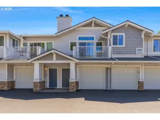 More Details about MLS # 567570673 : 13682 SW HALL BLVD 4