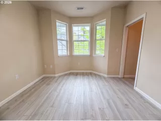 Photo #4: 567687710 Listing