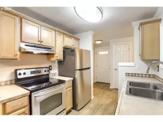 Photo #3: 567764675 Listing