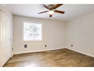 Photo #5: 567764675 Listing