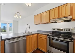 Photo #3: 568253930 Listing 