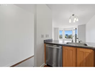 Photo #6: 568253930 Listing 