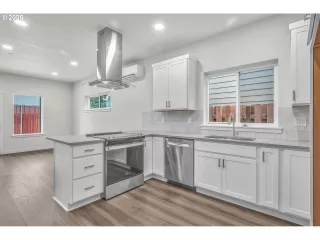 Photo #3: 569379635 Listing