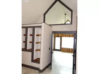 Photo #2: 569387795 Listing