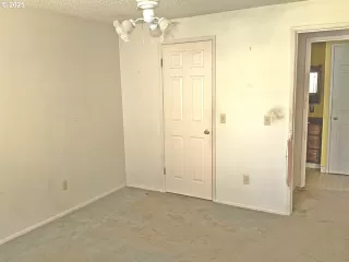 Photo #6: 569765211 Listing 