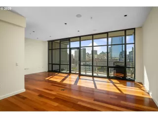 Photo #2: 570418937 Listing 