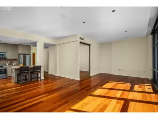 Photo #3: 570418937 Listing 