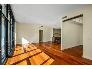 Photo #4: 570418937 Listing 