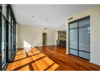 Photo #5: 570418937 Listing 