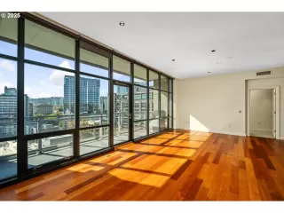 Photo #6: 570418937 Listing 