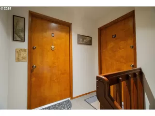 Photo #3: 570704363 Listing