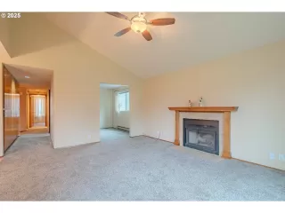 Photo #4: 570704363 Listing