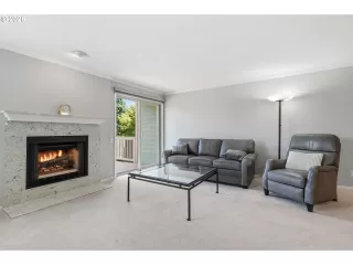 Photo #4: 570899776 Listing 