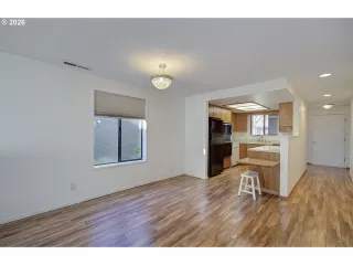 Photo #4: 571143310 Listing