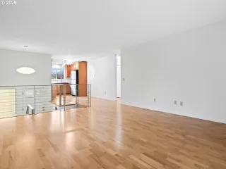 Photo #6: 571182633 Listing