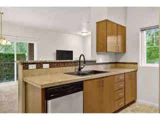 Photo #3: 571612803 Listing