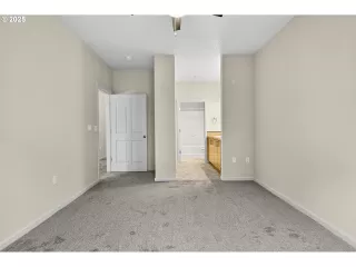 Photo #5: 571612803 Listing