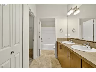 Photo #6: 571612803 Listing