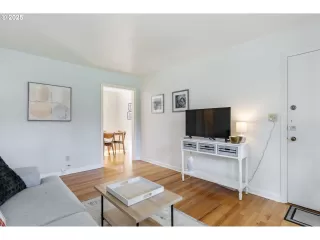 Photo #2: 571737992 Listing 