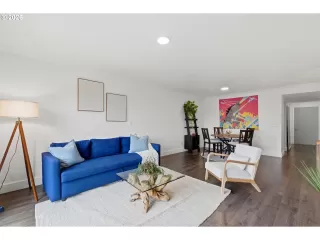 Photo #6: 572616272 Listing 