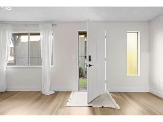 Photo #3: 572873580 Listing 