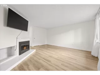 Photo #4: 572873580 Listing 