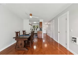 Photo #4: 573318751 Listing 