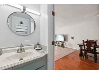 Photo #5: 573318751 Listing 