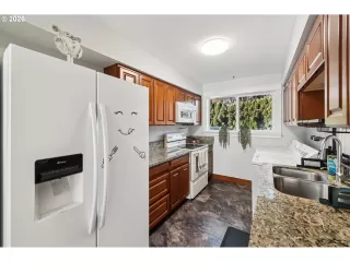 Photo #6: 573318751 Listing 