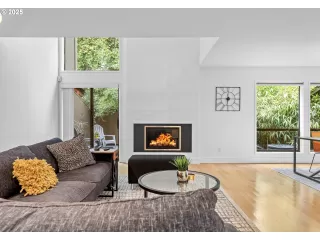 Photo #5: 574090754 Listing