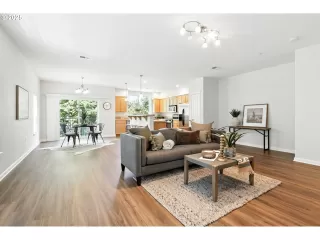 Photo #4: 574604447 Listing 