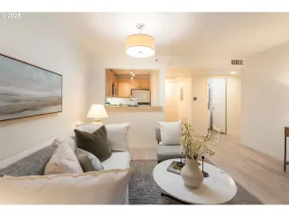 Photo #5: 575217834 Listing