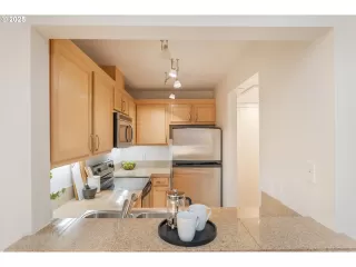 Photo #6: 575217834 Listing