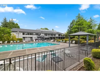 Photo #2: 575336219 Listing