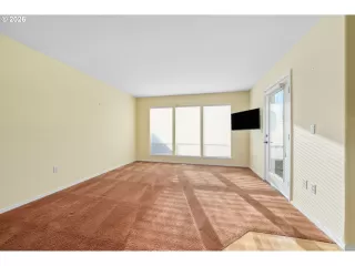 Photo #4: 575713702 Listing 