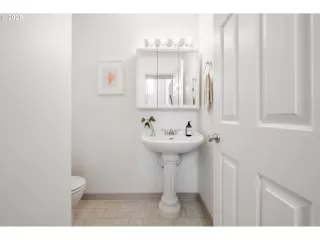 Photo #1: 575778094 Listing