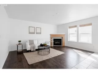 Photo #2: 575778094 Listing