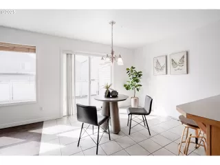 Photo #5: 575778094 Listing