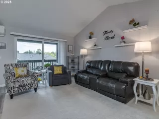 Photo #5: 575863445 Listing 